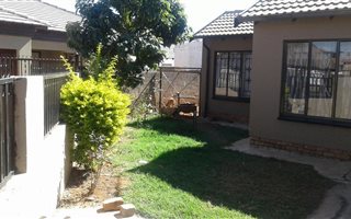 3 Bedroom House in Mahube Valley