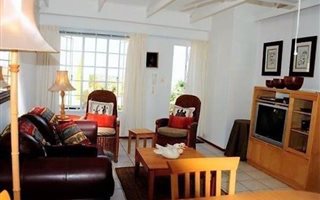 2 Bedroom Townhouse in Waterkloof