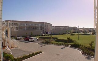 2 Bedroom Apartment in Melkbosstrand