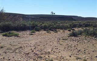 2606 ha Land available in Fraserburg
