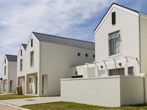 3 Bed Duplex in Nuutgevonden