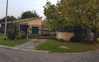 3 Bedroom House in Sherwood Gardens