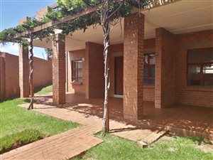1 Bed Apartment in Ruimsig