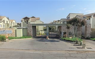 1 Bedroom Apartment in Bryanston