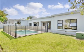 4 Bedroom House in Dainfern Golf Estate