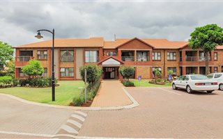 2 Bedroom Apartment in Willow Park Manor