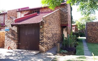 3 Bedroom Townhouse in Vanderbijlpark SW