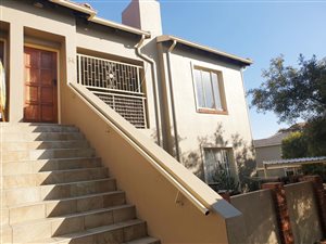2 Bed Apartment in Florida Glen