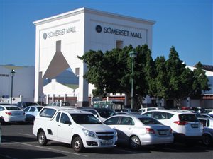 327 m² Commercial space in Somerset West Central