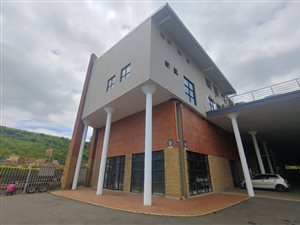 338 m² Industrial space in KwaMashu