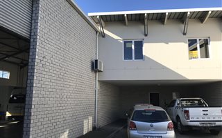 312 m² Industrial space in Airport Industria