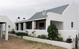 2 Bedroom House in St Helena Bay