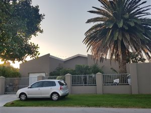 3 Bed House in Rowallan Park and surrounds