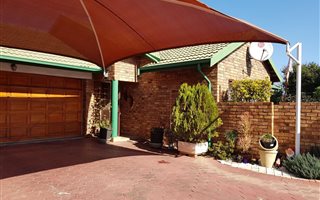 3 Bedroom House in Wierda Glen