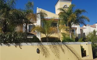 2 Bedroom Townhouse in Bedford Gardens