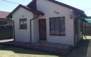 2 Bedroom House in Ebony Park