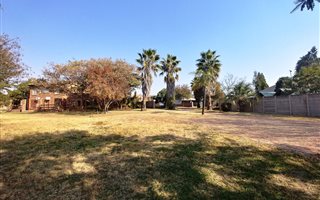 8709 m² Land available in Willow Glen