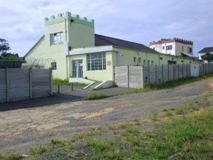 700 m² Commercial space in Shakas Rock