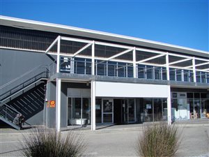 395 m² Commercial space in Somerset West Central