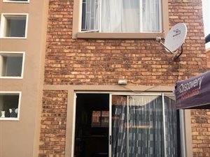 2 Bedroom Duplex in Heuwelsig Estate