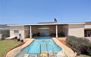 5 Bedroom House in Amalinda