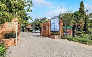 200 m² Commercial space in Halfway House