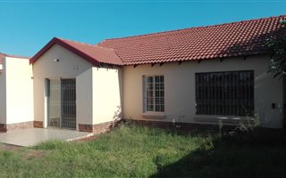 2 Bedroom House in Chantelle