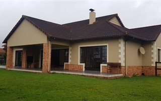 4 Bedroom Townhouse in Clifton Hill Estate