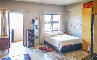 Studio Apartment in Braamfontein Werf