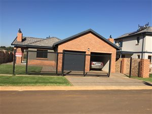 480 m² Land available in Clayville