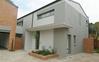 4 Bedroom Cluster in Baileys Muckleneuk