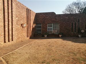 4 Bed House in Bergsig
