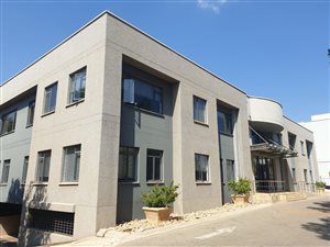 1180 m² Commercial space in Lynnwood Glen