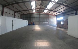 400 m² Industrial space in Walmer