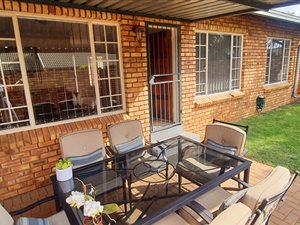 2 Bed Townhouse in Wierda Glen