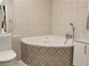 2 Bed Apartment in Atholl