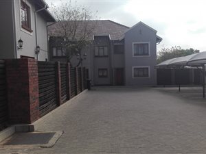3 Bed Townhouse in Meyersdal