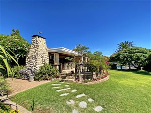 4 Bed House in Mossel Bay Central