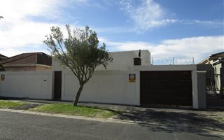 4 Bedroom House in Lansdowne