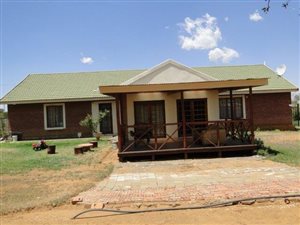 2632 m² Farm in Spitskop