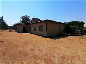 4.6 ha Farm in Hillside AH