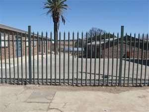 12 Bed Apartment in Machadodorp