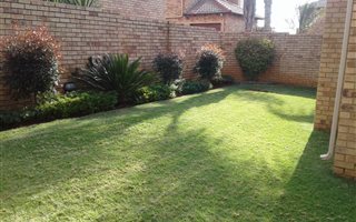 3 Bedroom Duplex in Willowbrook