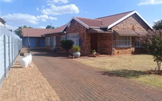 3 Bedroom House in Carletonville