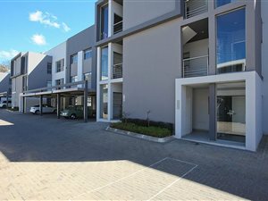 3 Bedroom Apartment in Oaklands