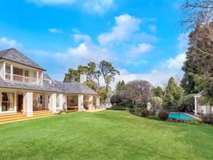 5 Bed House in Westcliff