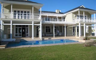 4 Bedroom House in Thesen Islands