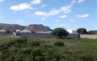 692 m² Land available in Franskraal