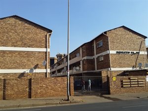 2 Bed Flat in Kempton Park Central