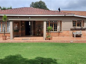 2.2 ha Farm in Benoni AH